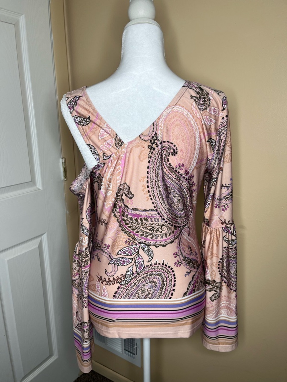 VENUS Pink Paisley One-Shoulder Bell Sleeve Top Size M - Picture 6 of 12